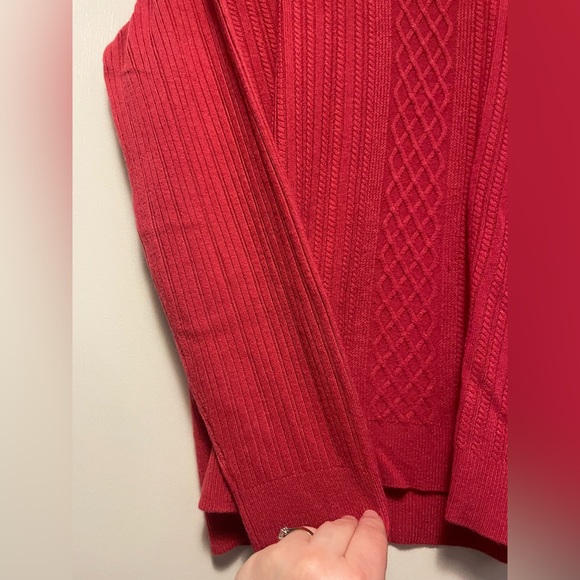 Alia Red Women’s Pull Over Sweater Size Large - Picture 8 of 9